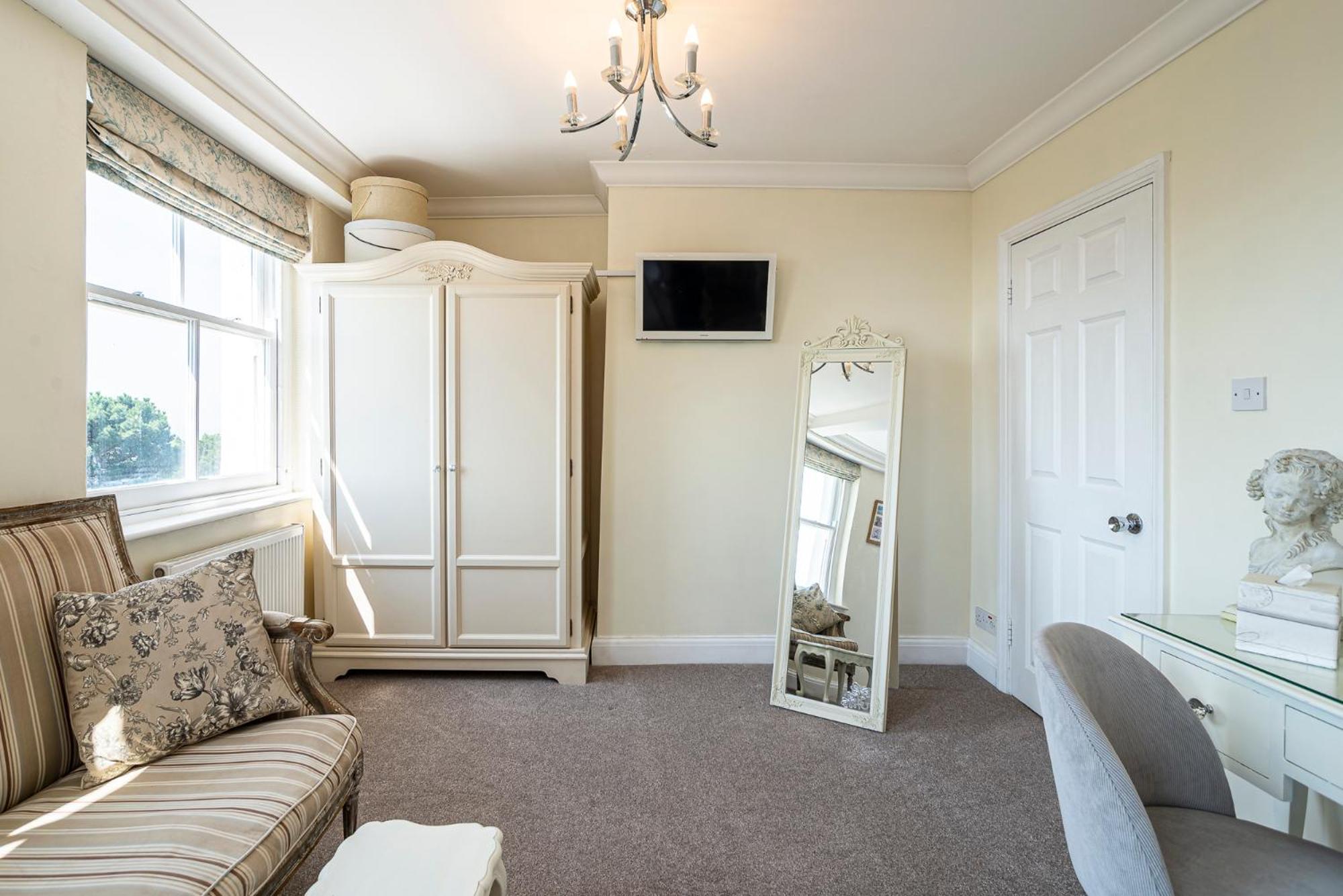 Hamiltons Boutique Hotel Southend-on-Sea Room photo